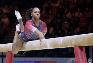 jones shilese usa ph simone ferraro sfe05031 copia